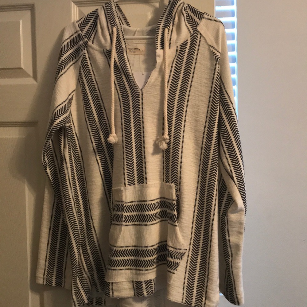 Women’s Hooded light stripped sweatshirt
